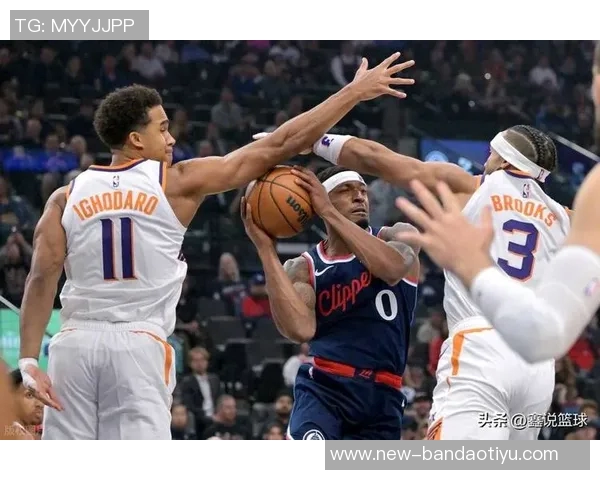 小卡表现出色半场16分4板助球队争胜 小卡表现出色半场16分4板助球队争胜