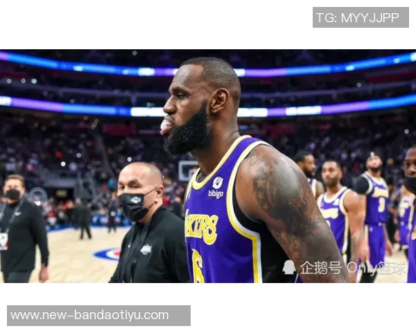 詹姆斯与太阳替补热聊JJ无奈错过雷迪克战术布置